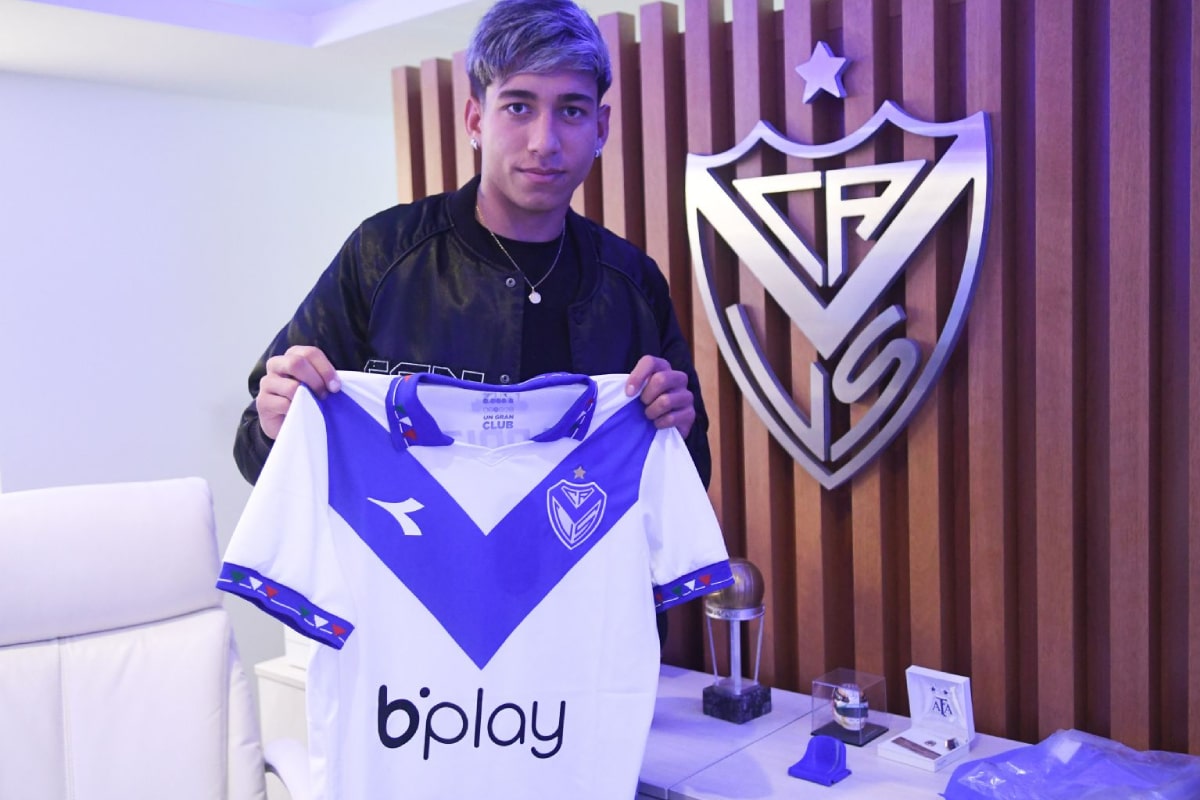 Quién es Maher Carrizo, el delantero de Vélez que la rompe en la Copa Proyección