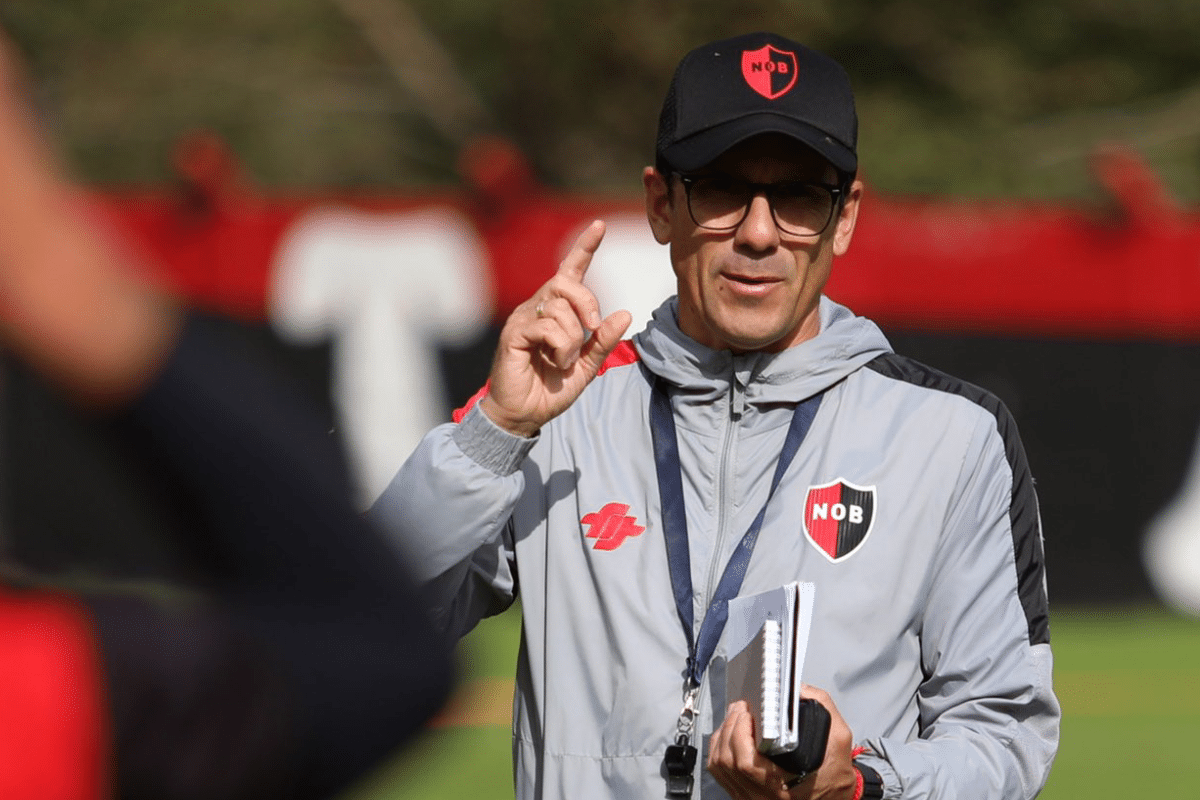 Mauricio Larriera dejó de ser el DT de Newell’s: El comunicado oficial del club y quién lo reemplaza