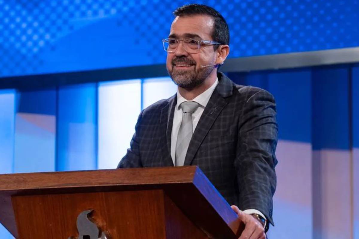 Quién es Emilio Agüero Esgaib, el pastor que predicó en la inauguración de la Copa América