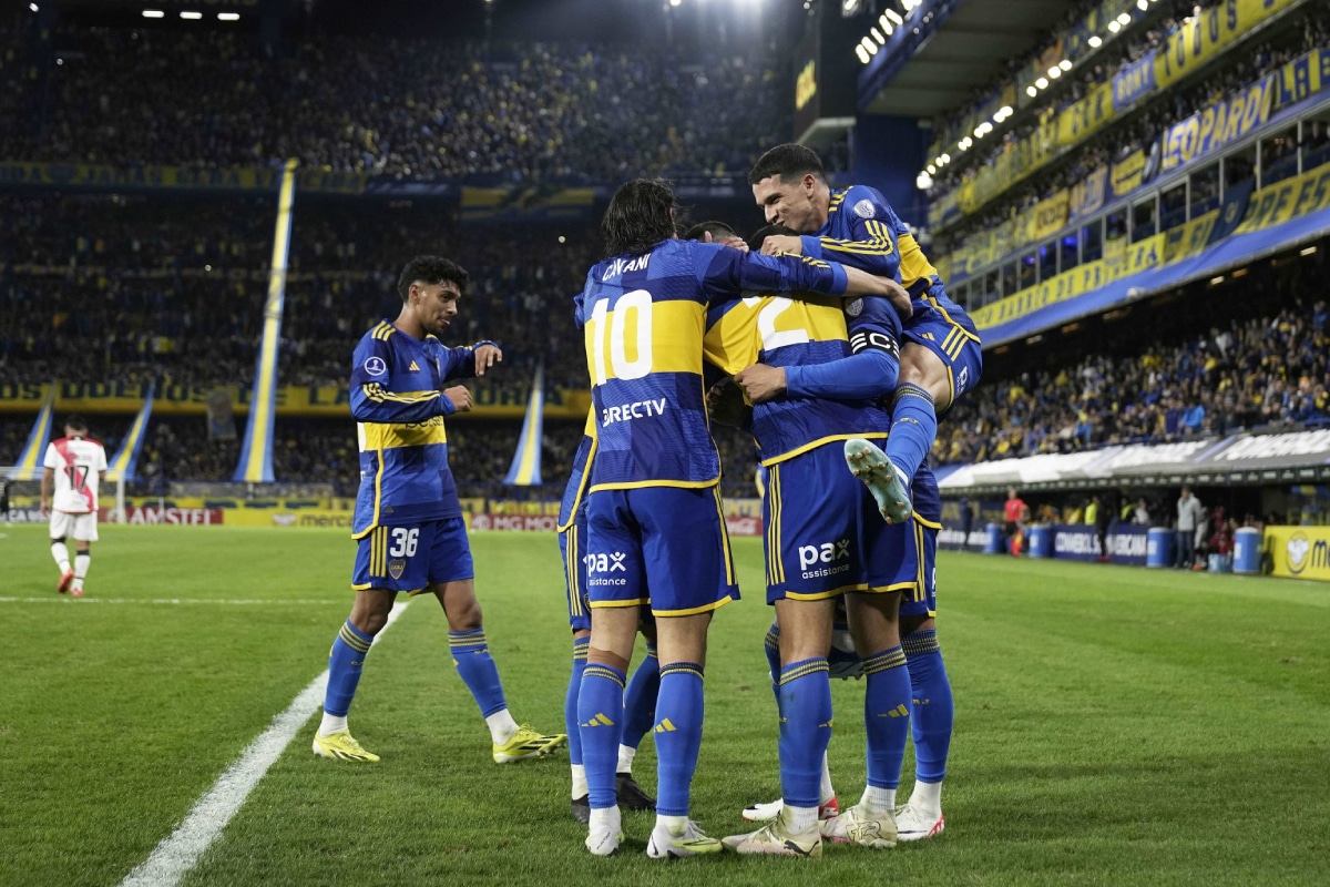Sonríe Román: el club que se mostró “dispuesto” a venderle su máxima figura a Boca