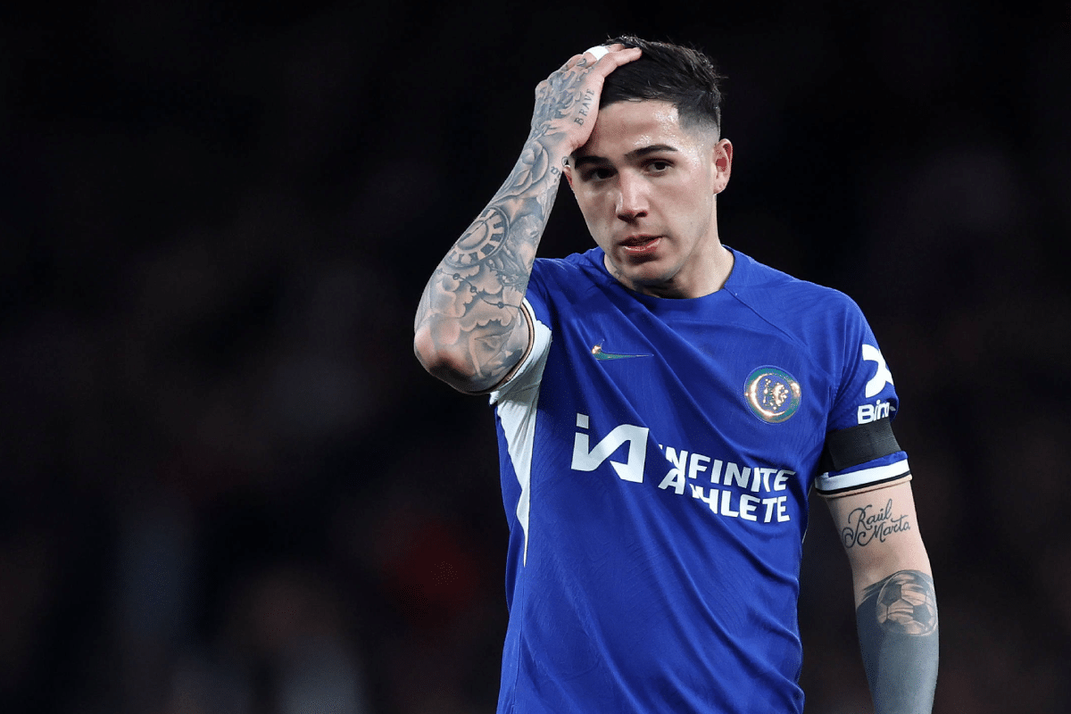 Escándalo por racismo: la durísima sanción que podría aplicarle la Premier League a Enzo Fernández