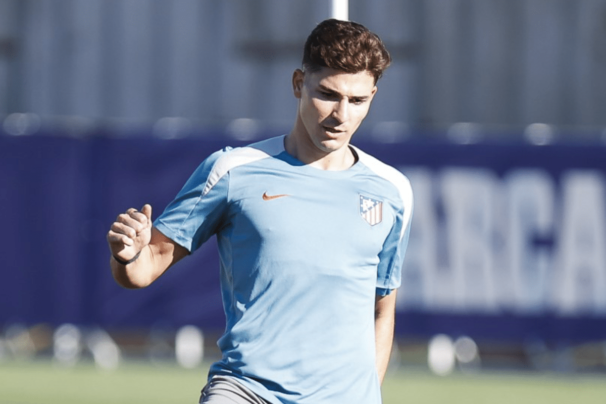 ¿Cuándo y contra quién debutaría Julián Álvarez en Atlético Madrid?