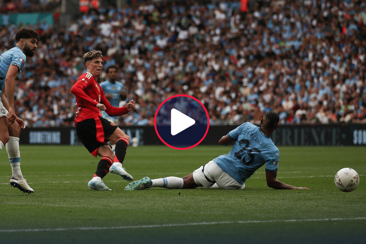 Video: el golazo de Garnacho que no alcanzó para ganarle al City