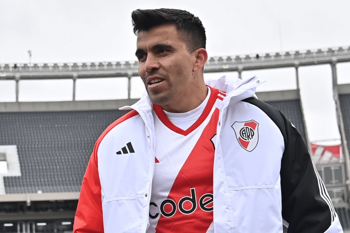 “Bienvenido, campeón del mundo”: La original presentación de Marcos Acuña en River