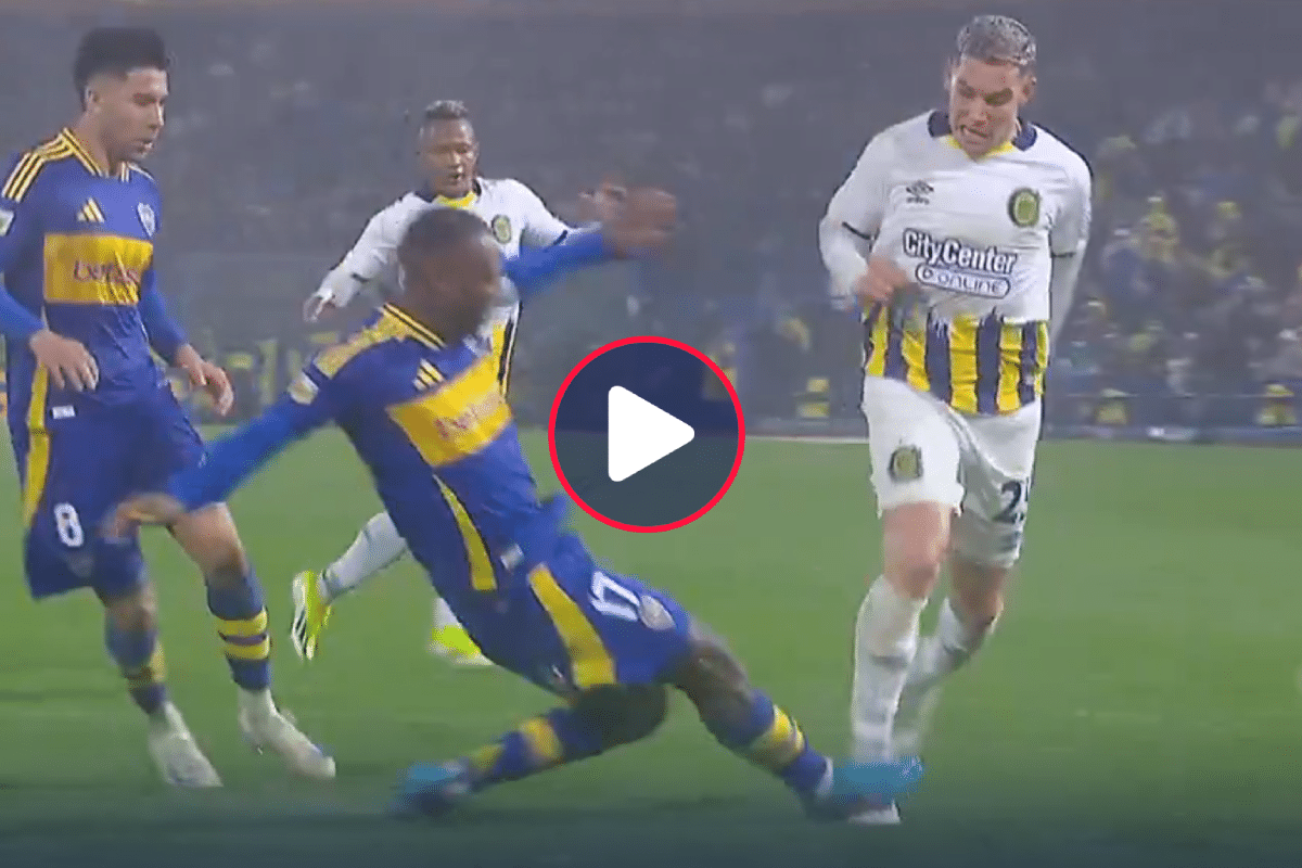 Liga Profesional: ¿era penal de Advíncula contra Copetti en Boca Juniors vs Rosario Central?