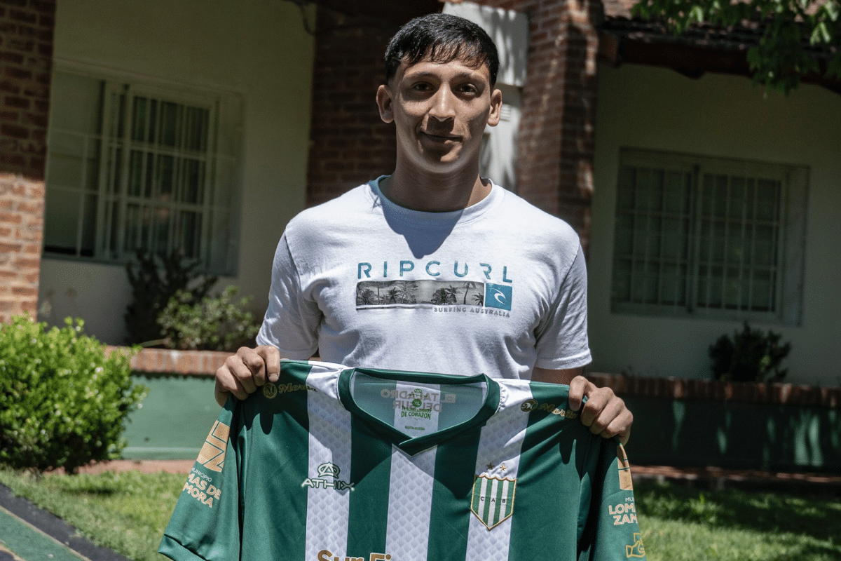 Marcos Escobar, joya de Banfield que firmó contrato profesional