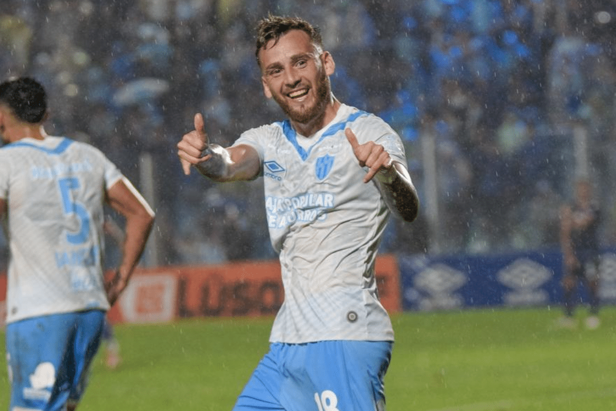Renzo Tesuri, figura de Atlético Tucumán, en carpeta de San Lorenzo