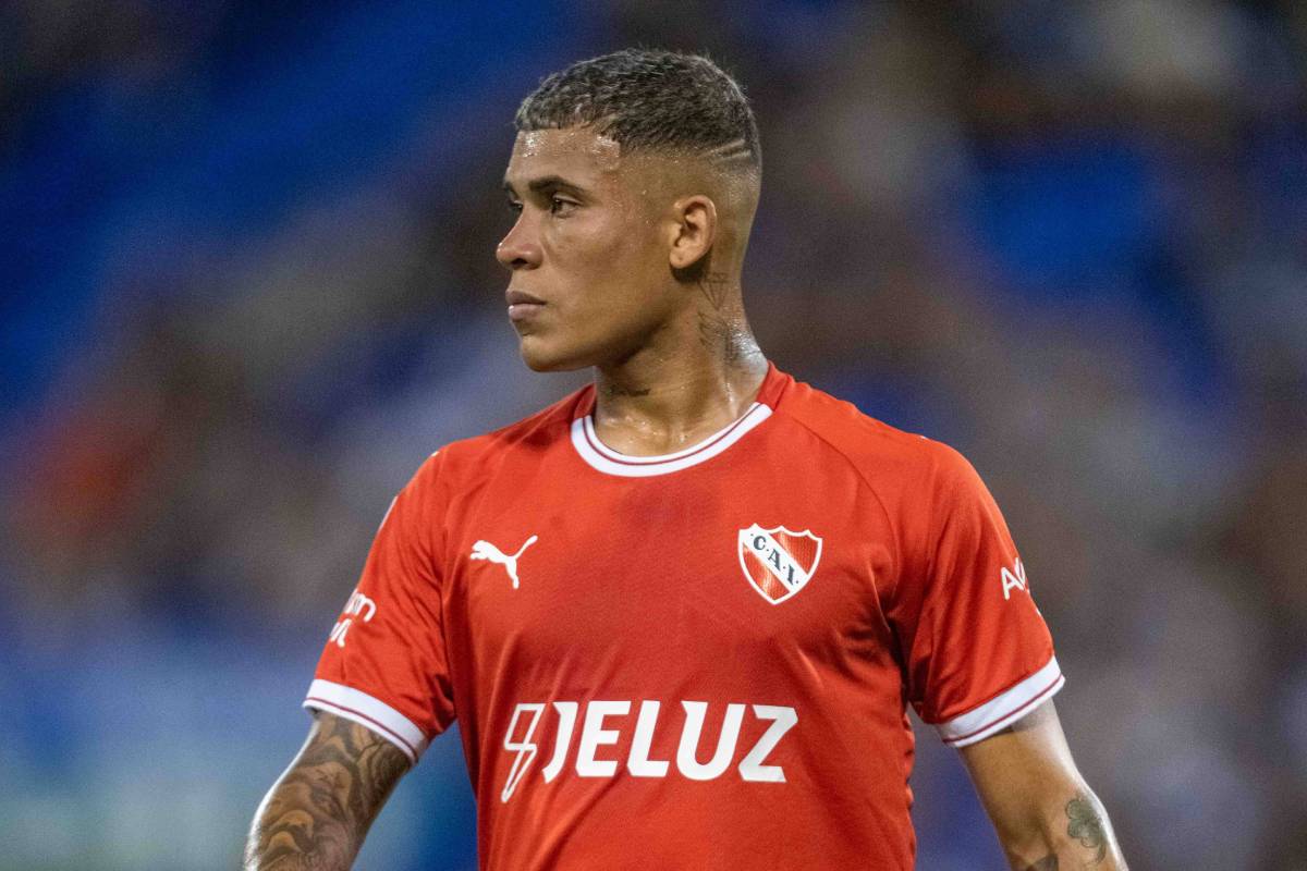 Mercado de pases Independiente: el defensor que está “desesperado” por ser refuerzo de Boca