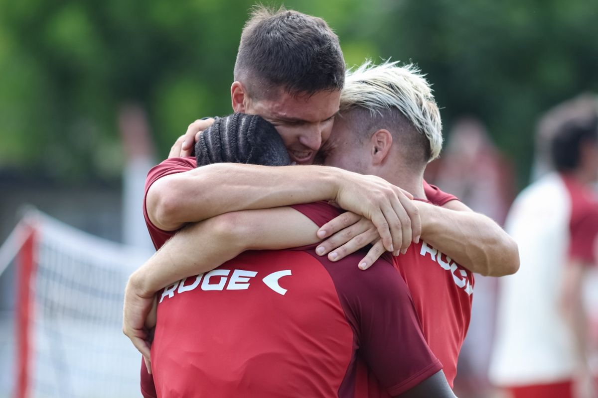 Refuerzos Estudiantes: el Pincha se aprovecha del mal momento de San Lorenzo, y podría llevarse a uno de sus volantes en 2024