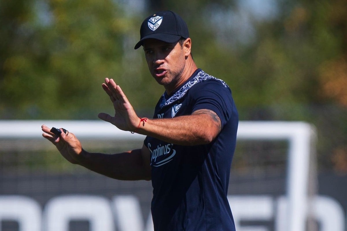 Mercado de pases Vélez: el diezmado plantel del campeón, sin refuerzos, con bajas y una sóla buena noticia