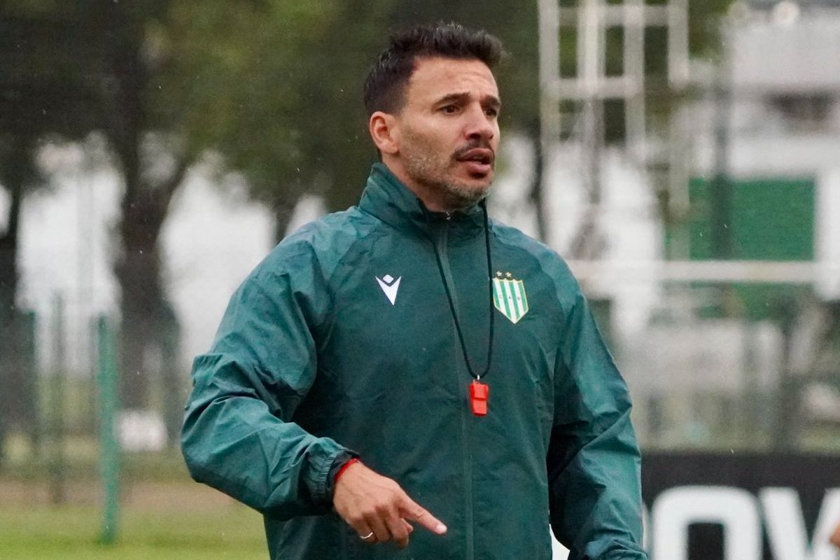 Refuerzos Banfield: Broggi se aferra a la ilusión y espera sumar a una incorporación para el próximo partido