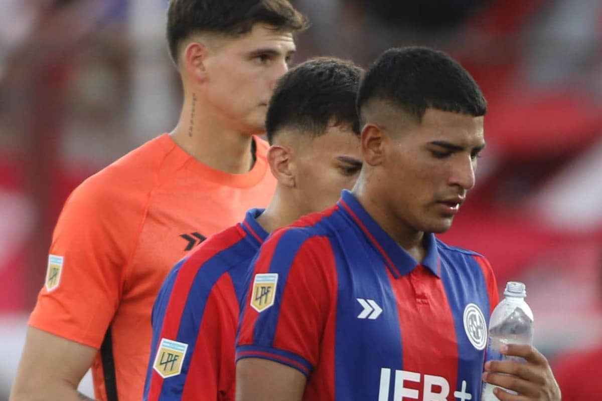 San Lorenzo perdió el clásico con Huracán y los hinchas piden la salida de su jugador más buscado en el mercado de pases