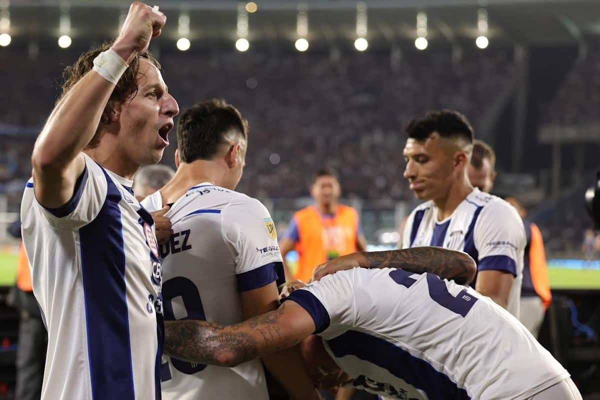 Refuerzos Talleres: llega a Barrio Jardín un defensor de Racing tras la salida de Barticciotto