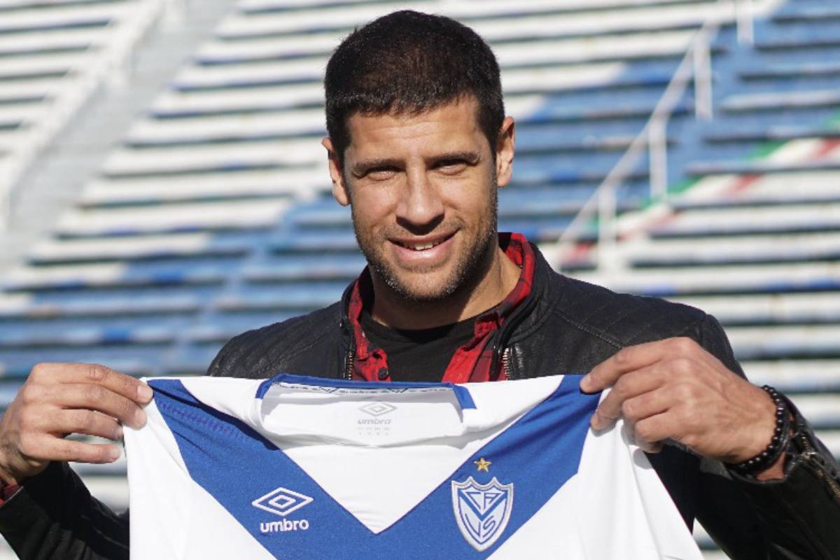 Mercado de pases Vélez: Sebastián Domínguez se reunió con la dirigencia y decidió sobre su continuidad