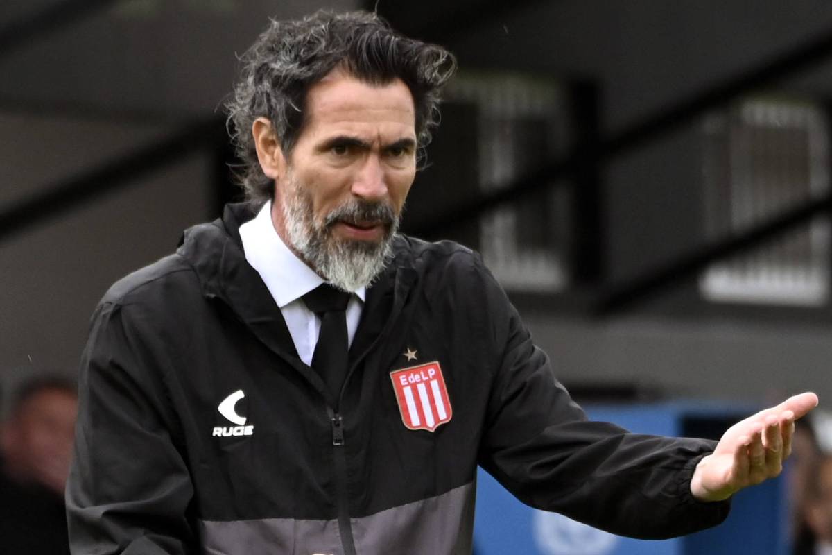 Estudiantes: Eduardo Domínguez defendió el debut con error de un refuerzo