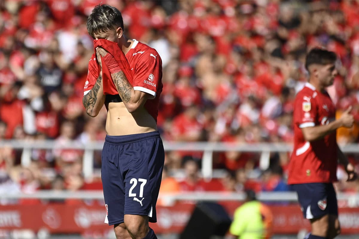 Mercado de pases de Independiente: ¿cuánto debe pagarle el Rojo a Alexis Canelo para cancelar la inhibición de FIFA?