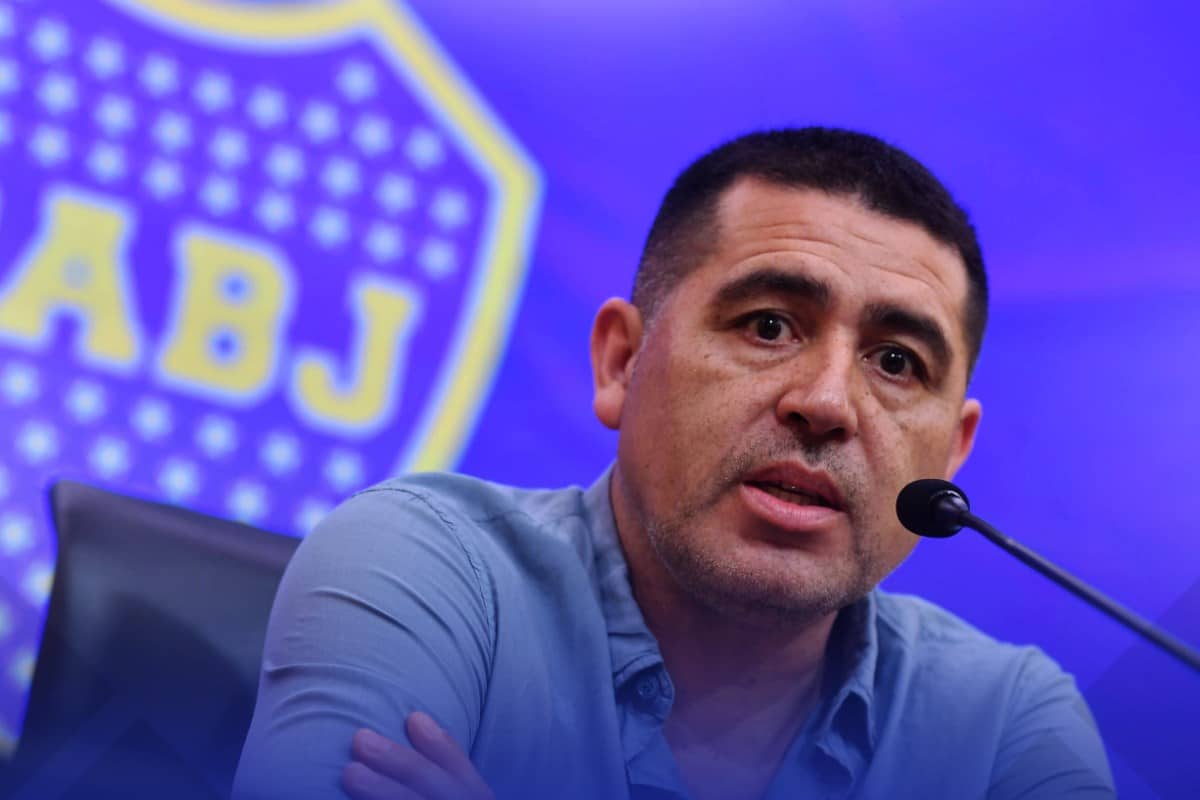 Boca: Riquelme tomó una fuerte decisión sobre el DT del Xeneize para los playoffs
