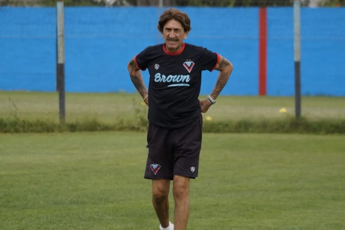 Pablo Vicó deja de ser el DT de Brown de Adrogué 