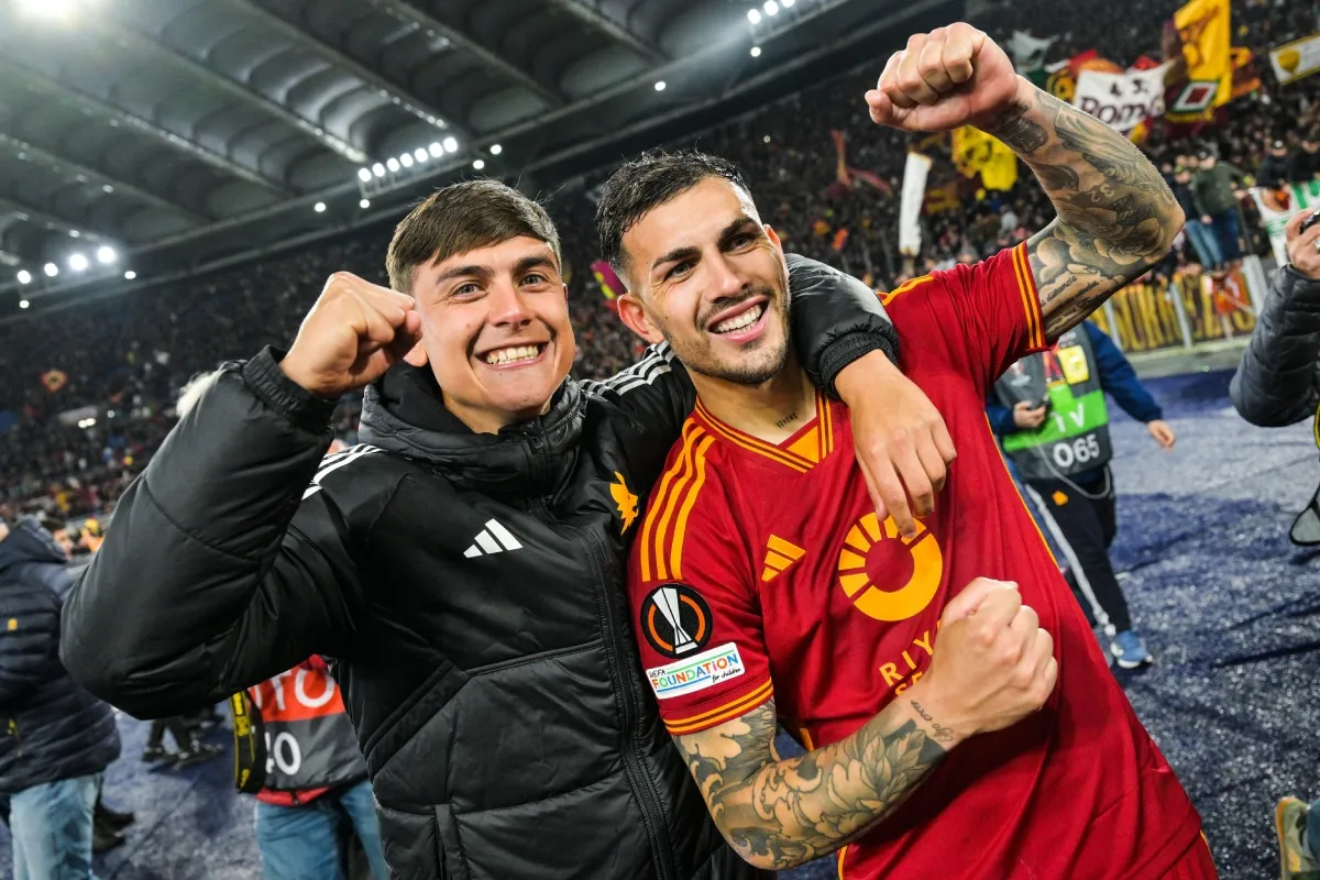 Paulo Dybala y Leandro Paredes en Roma