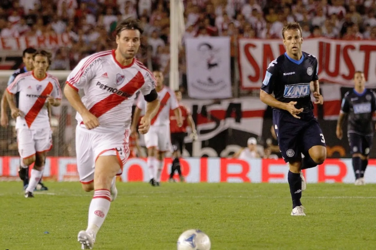 River e Independiente Rivadavia en un cruce por B Nacional en 2011