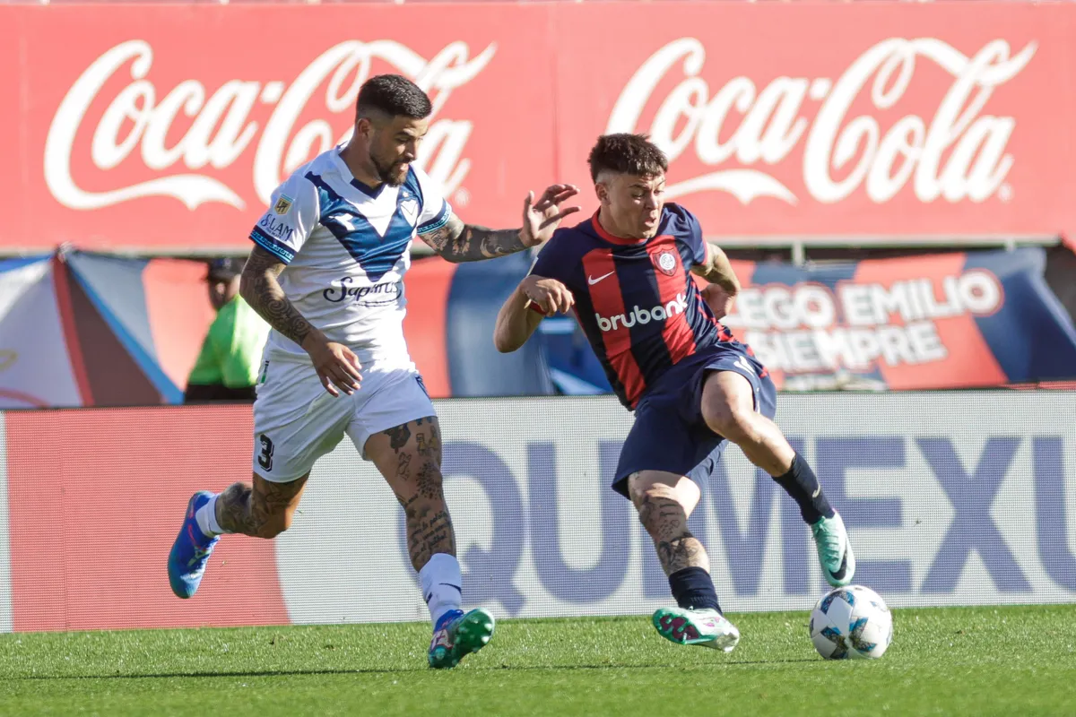 San Lorenzo v Velez Sarsfield – Liga Profesional 2024 Matias Reali of San Lorenzo plays the ball during a match between