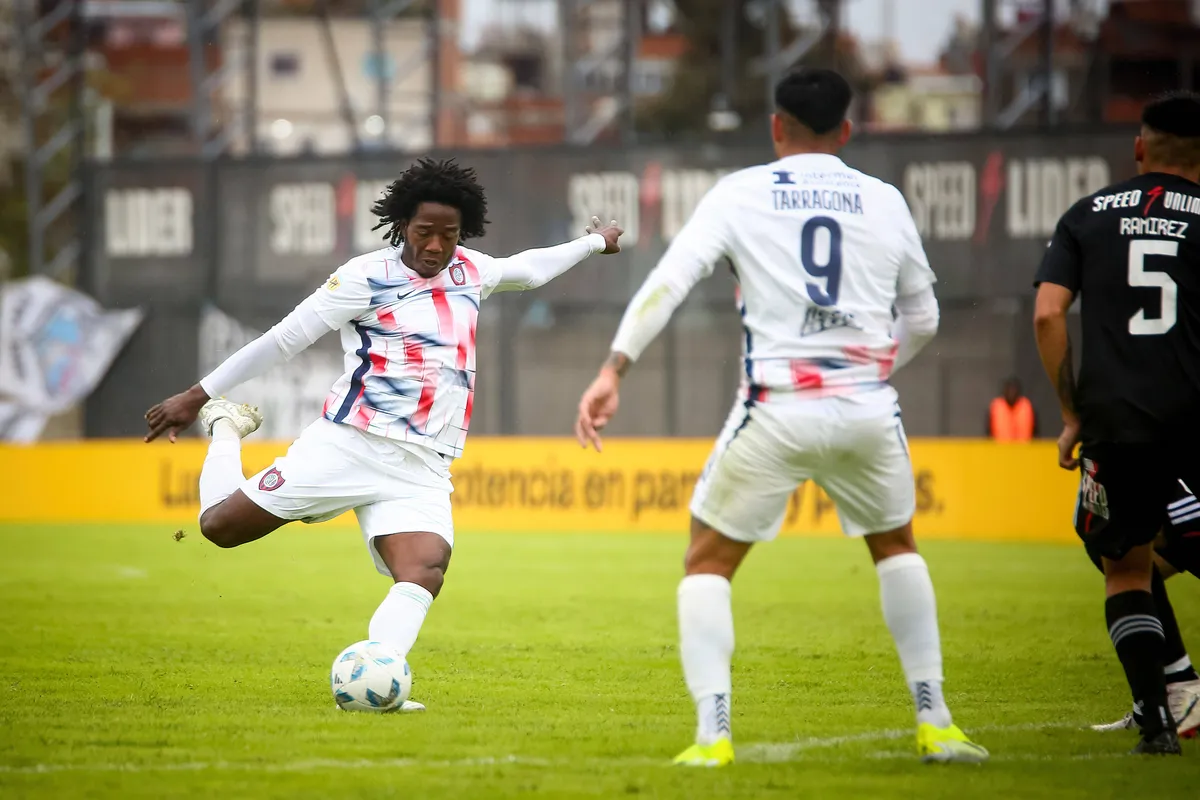 Deportivo Riestra Vs San Lorenzo in Buenos Aires – 12 May 2024 Carlos Sanchez of San Lorenzo (L) seen in action during t
