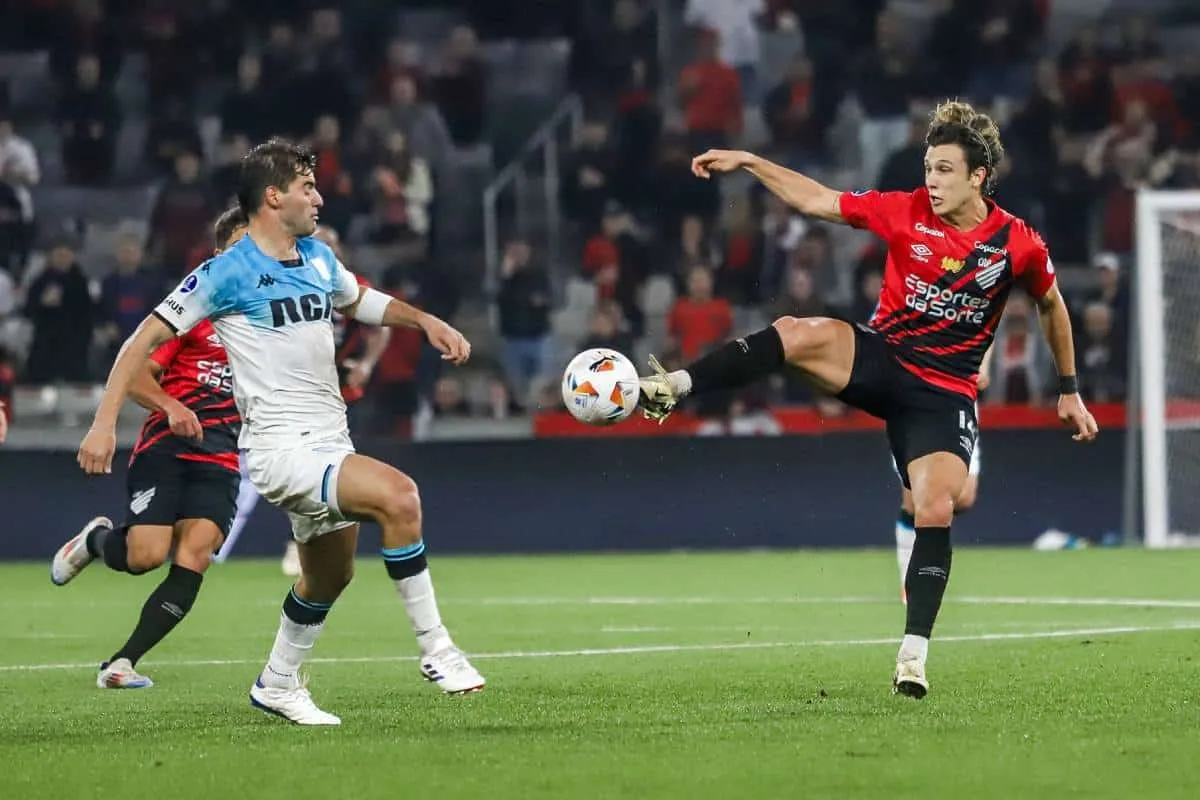 Racing y Athletico Paranaense, cara a cara en la Copa Sudamericana 2024