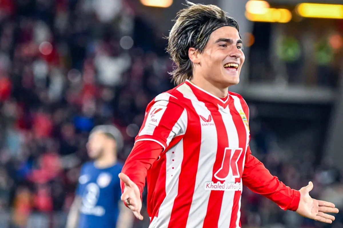 Luka Romero con la camiseta de Almería