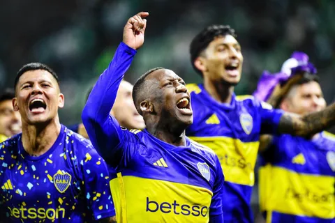 Luis Advíncula reveló porqué eligió quedarse en Boca: “Ese es el motivo”
