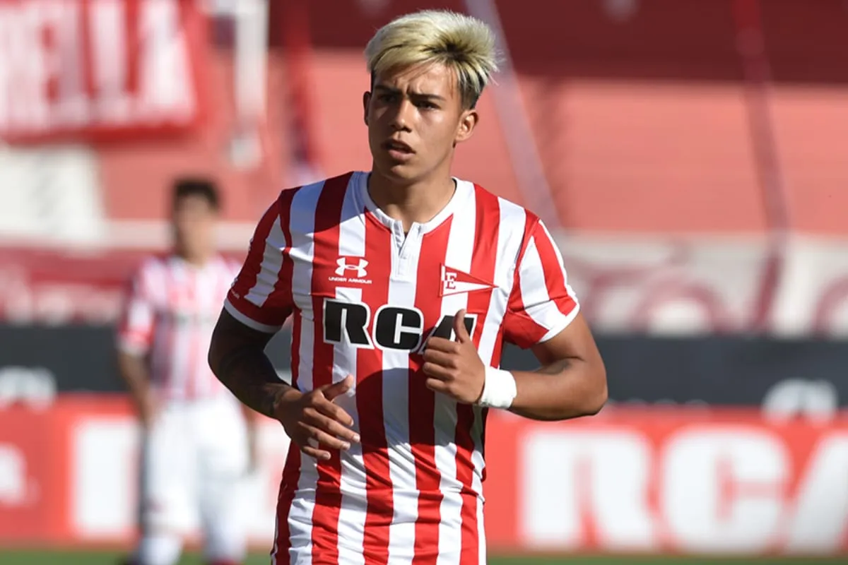Darío Sarmiento con la camiseta de Estudiantes de La Plata