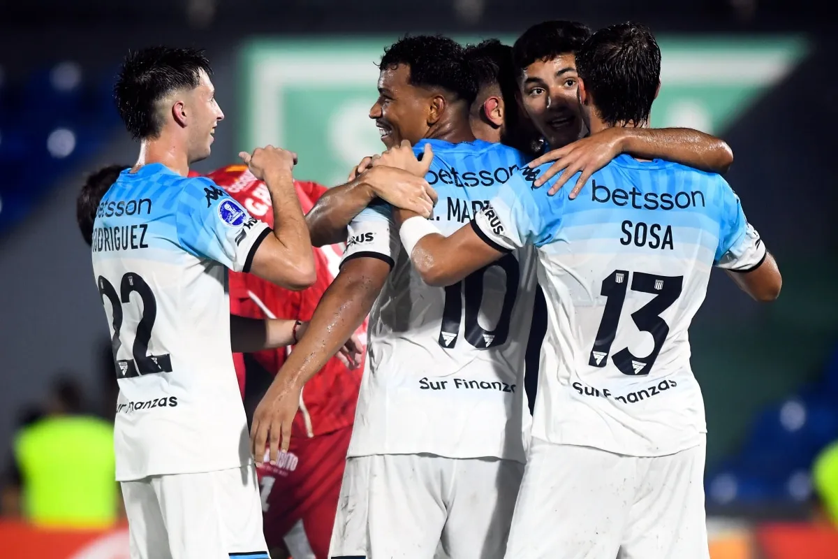 Así fomaría Racing vs Bragantino