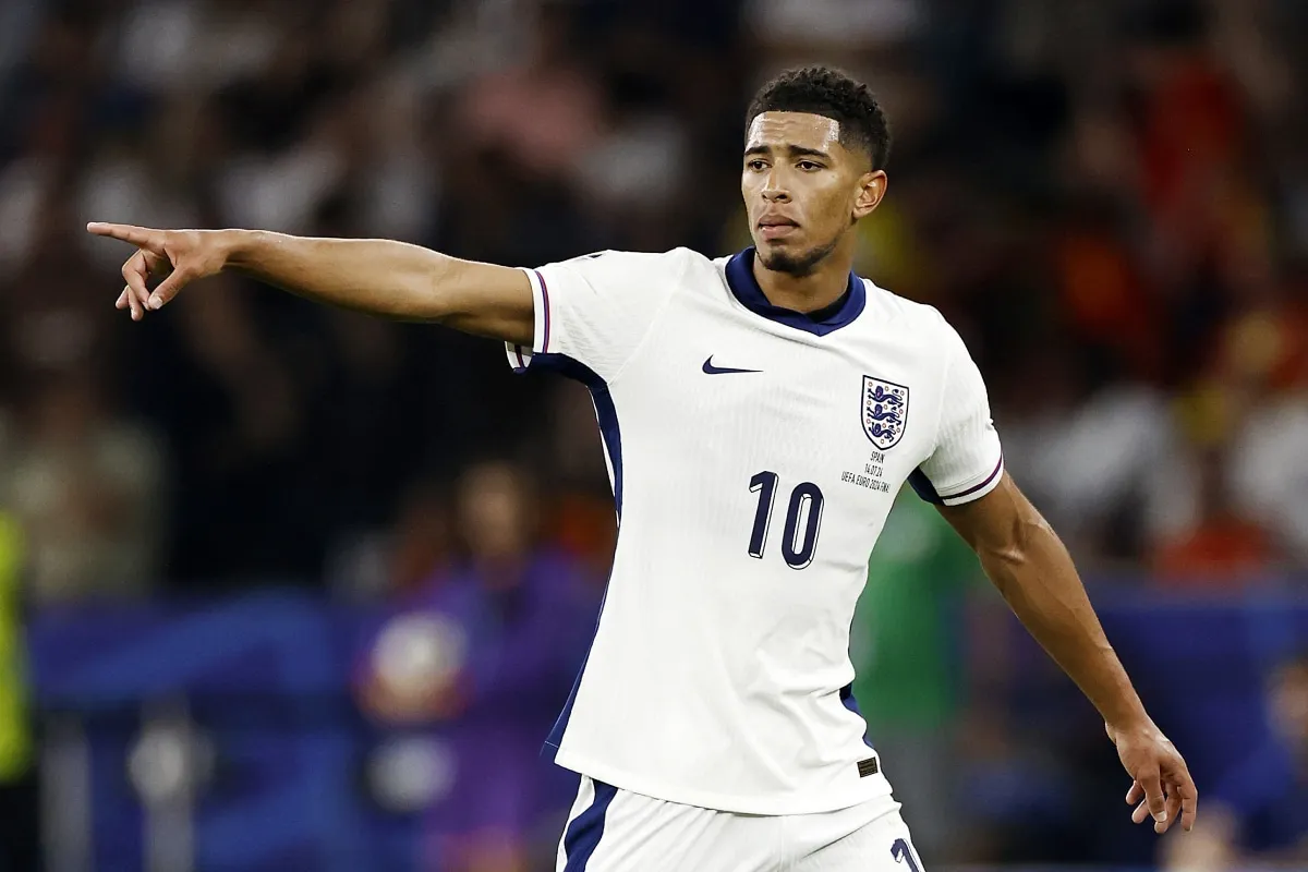 Jude Bellingham con la camiseta de la Selección de Inglaterra