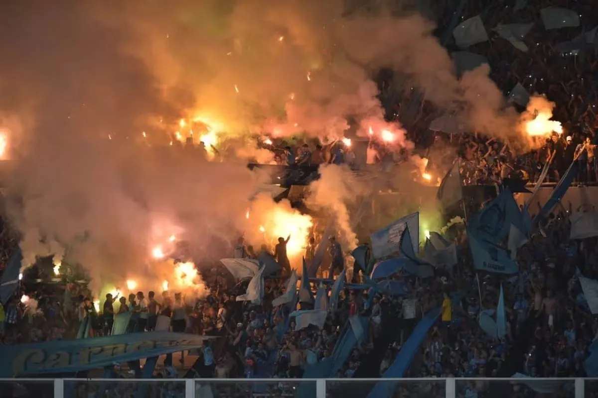 Belgrano, sancionado por usar bengalas y fuegos artificiales