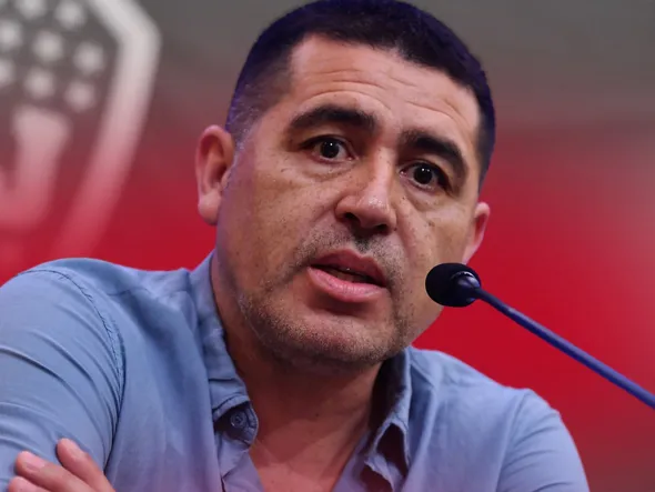 Mercado de pases en Boca: Riquelme define el futuro de Blondel y Advíncula con una condición
