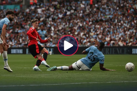 Video: el golazo de Garnacho que no alcanzó para ganarle al City