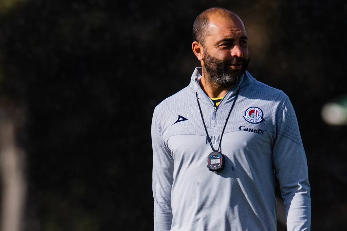 Marcelo Méndez dirigiendo a Atlético de San Luis