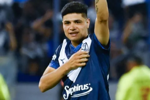 Mercado de pases Vélez: Aquino expresó su deseo tras salir campeón y contestó qué diría “si lo llama Riquelme”
