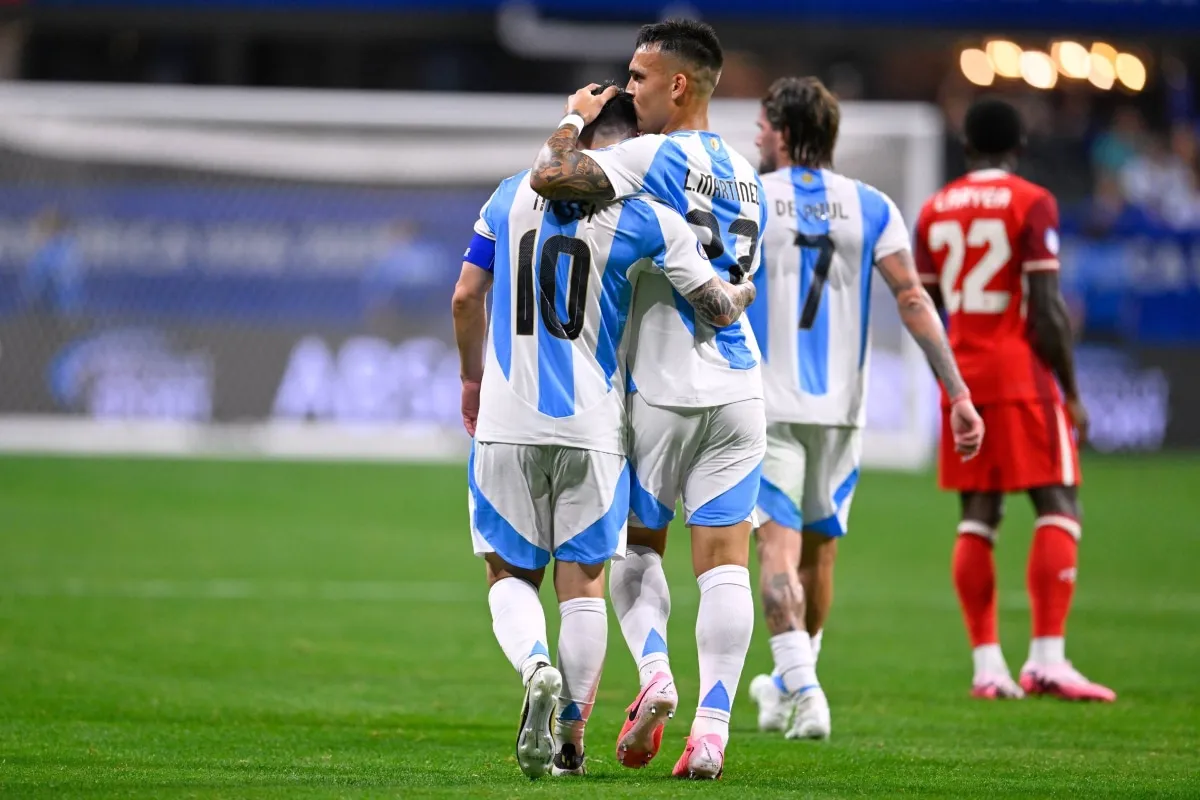 Lionel Messi y Lautaro Martínez en la Selección Argentina