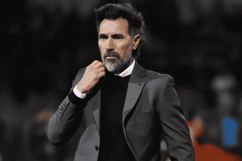 Refuerzos Estudiantes: el León tomó una decisión importante con Eduardo Domínguez antes del Trofeo de Campeones