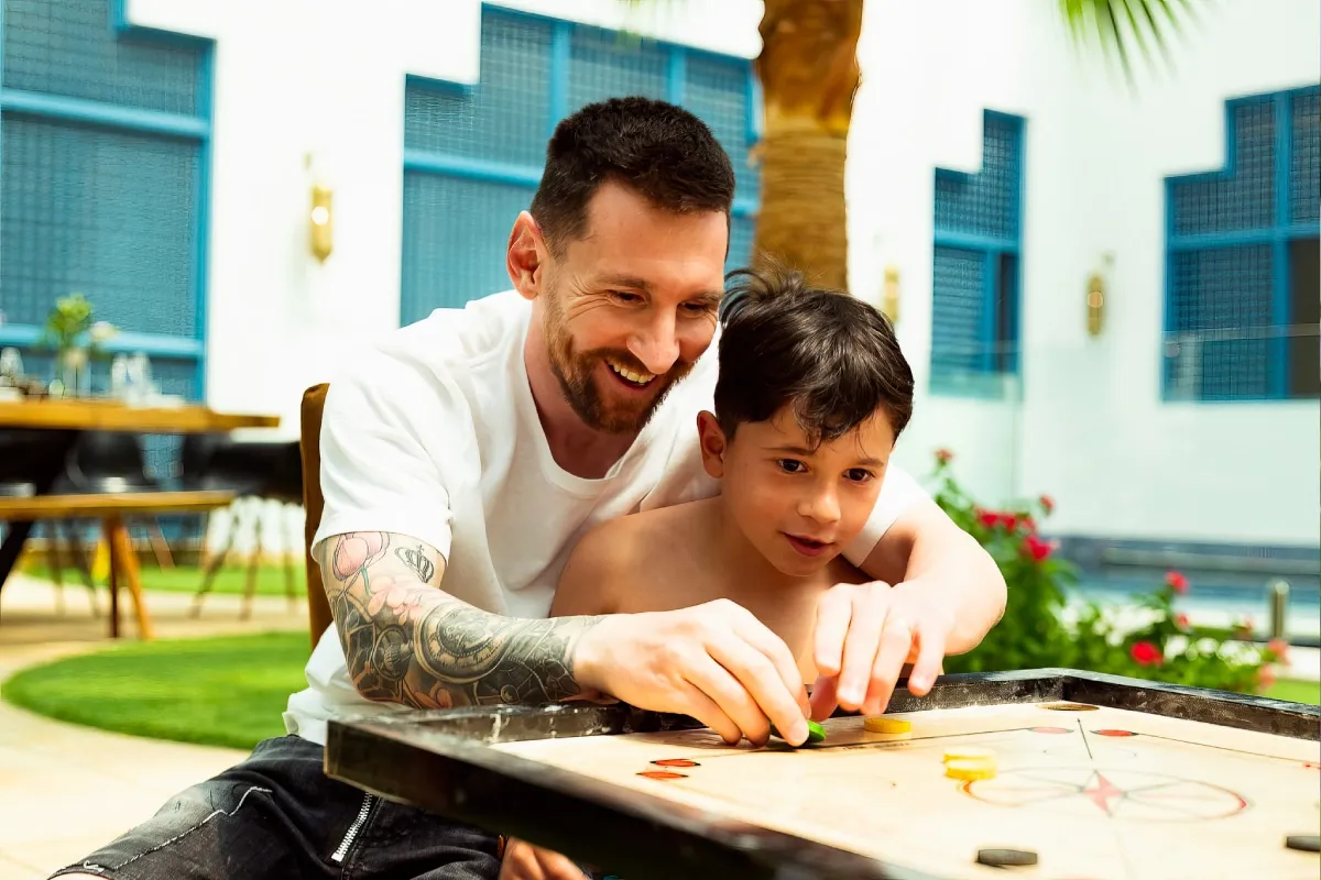 Lionel y Mateo Messi, juntos disfrutando de un momento en familia