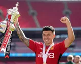 “¡Argentina!”: la ovación de los hinchas de Manchester United a Lisandro Martínez por su gran actuación en la FA Cup