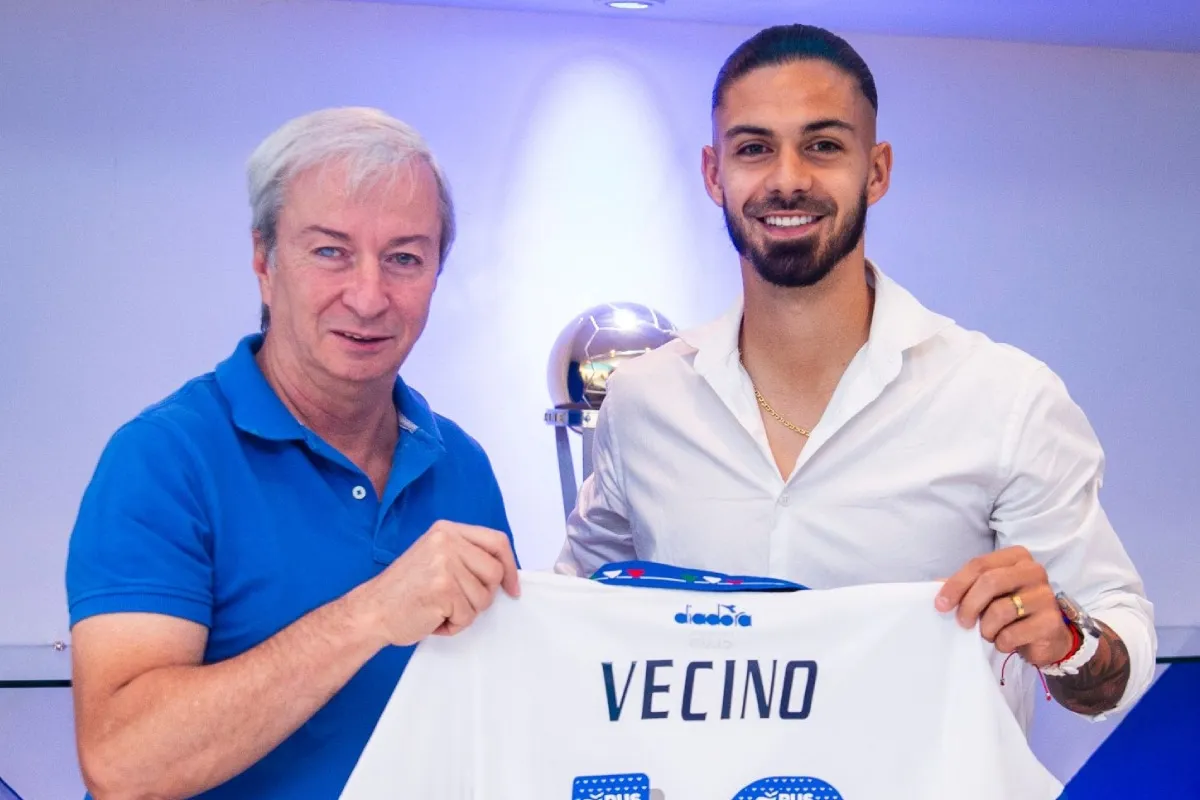 Thiago Vecino con la camiseta de Vélez Sarsfield