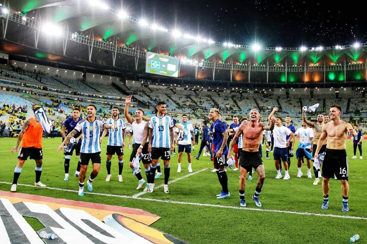 Argentina, líder de las eliminatorias tras derrotar a Brasil