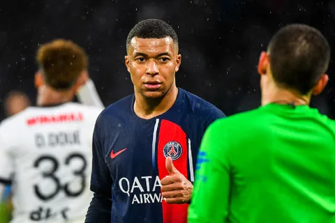 Kylian Mbappé se reunió con el presidente de PSG: ¿Lo convencen de renovar?