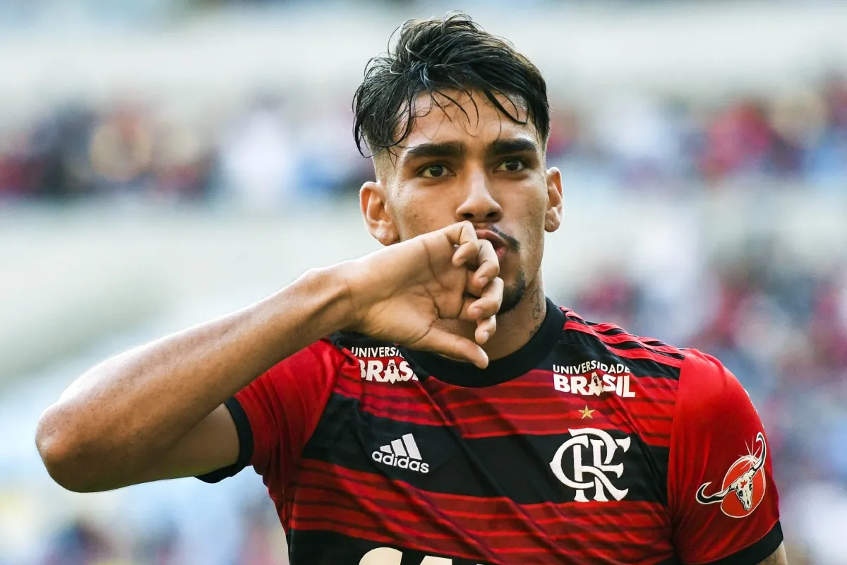Lucas Paquetá con la camiseta de Flamengo en 2018