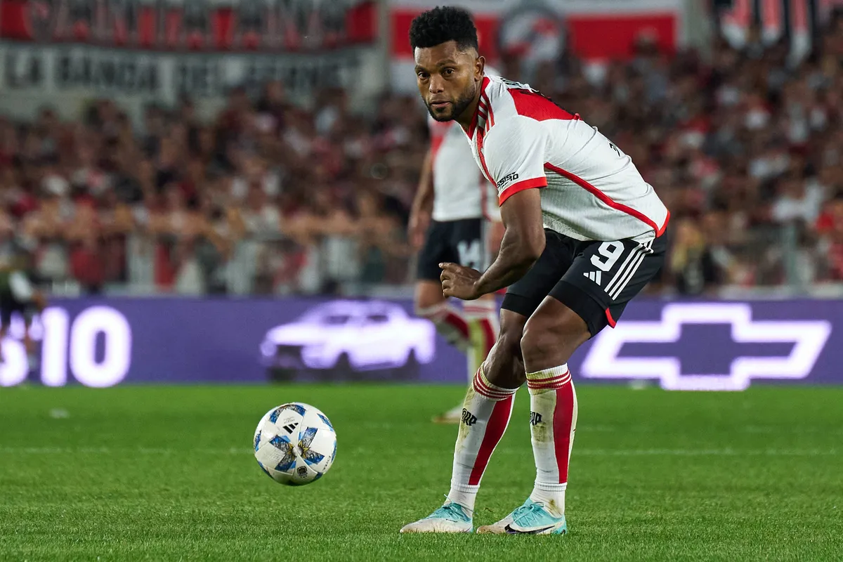 Miguel Borja of River Plate prepares to hit the ball during a Copa de la Liga Profesional 2024 match between River Plate