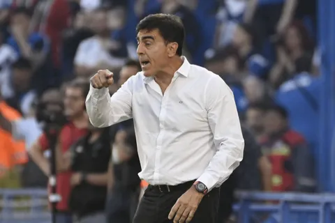 Mercado de pases Vélez: Santos “hizo una propuesta” por Gustavo Quinteros, pero el Fortín podría convencerlo