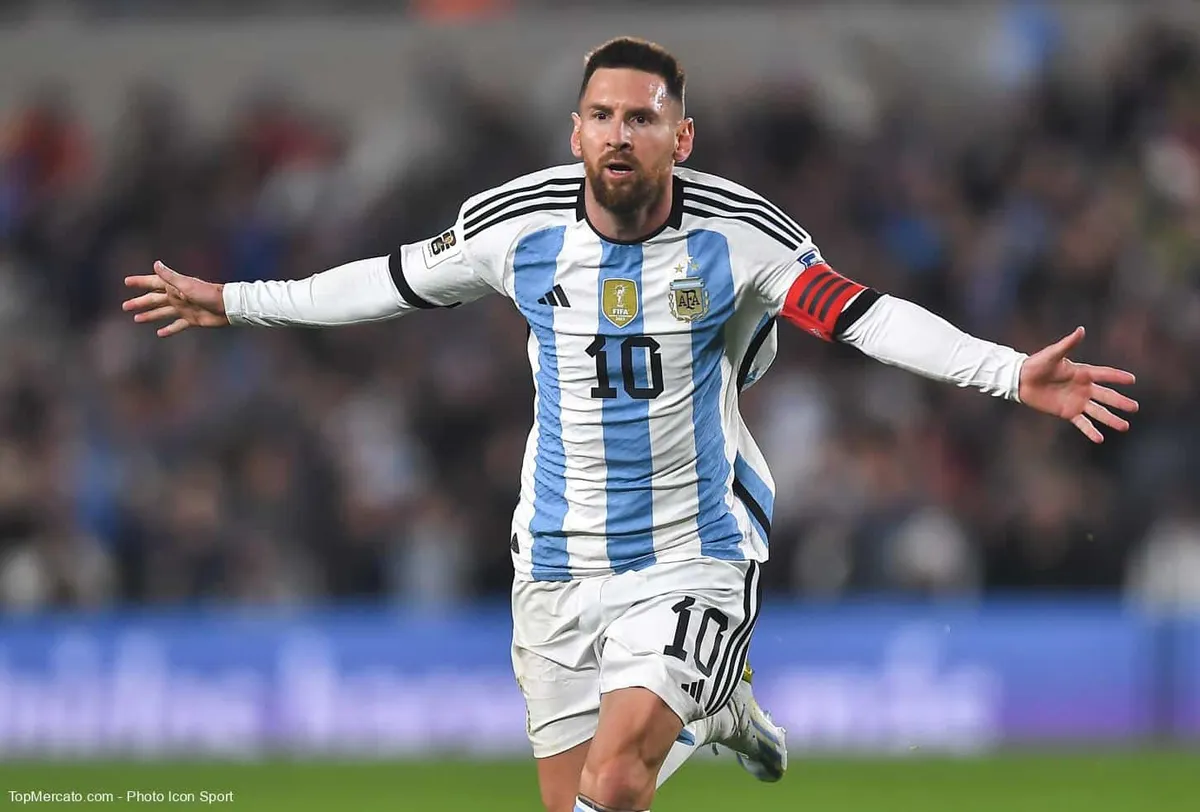 Lionel Messi celebrando un gol con la Selección Argentina por eliminatorias