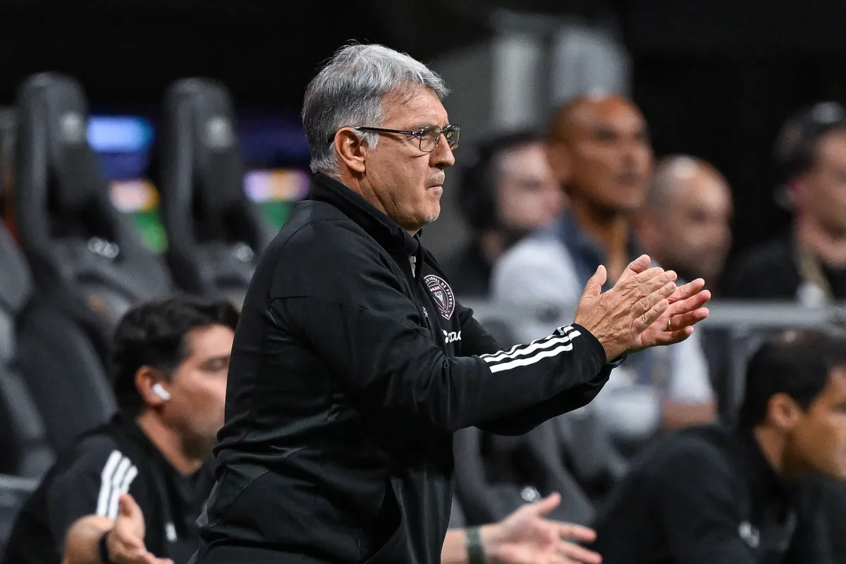 ATLANTA, GA Ð NOVEMBER 02: Inter Miami head coach Gerardo Martino reacts during the MLS, Fussball Herren, USA playoff ma