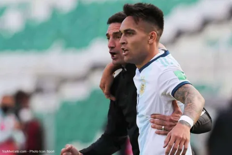 Recuerdos de La Paz: el EMOTIVO abrazo de Lionel Scaloni con Lautaro Martínez que fortaleció el grupo